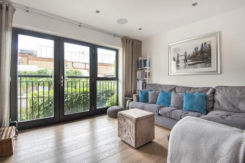 2 bedroom flat for sale, Shorrolds Road, Fulham