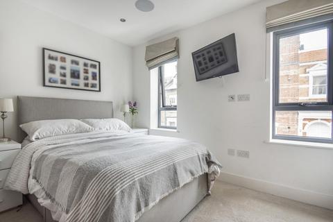 2 bedroom flat for sale, Shorrolds Road, Fulham