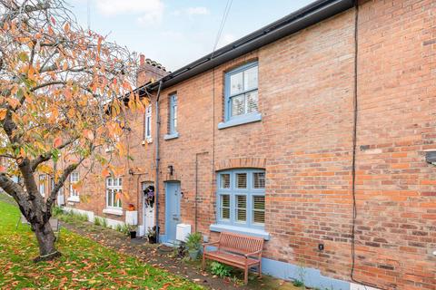 3 bedroom cottage for sale, Midland Terrace, Cricklewood, London, NW2