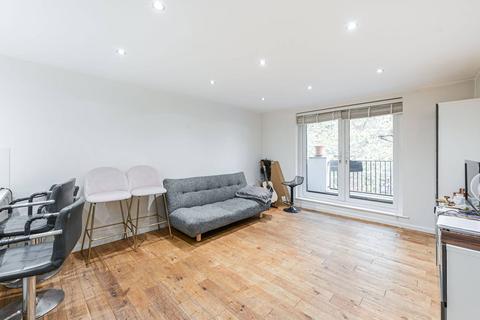 2 bedroom flat to rent, Morrish Road, Brixton Hill, London, SW2