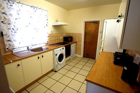 4 bedroom terraced house for sale, Cecil Road, Northampton NN2