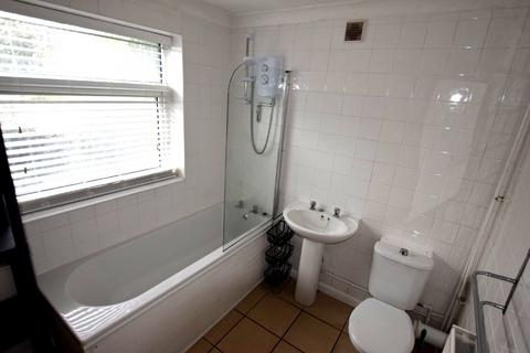 73 Cecil Road, Northampton, NN2 6PG