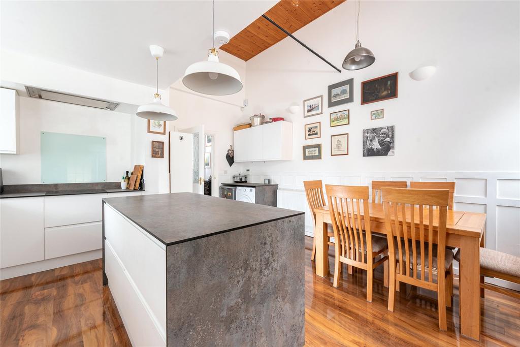 Kitchen / Dining