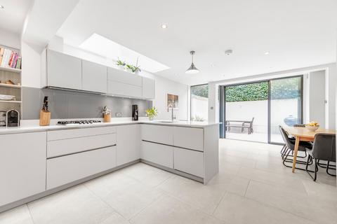 4 bedroom terraced house for sale, The Vineyard, Richmond, TW10