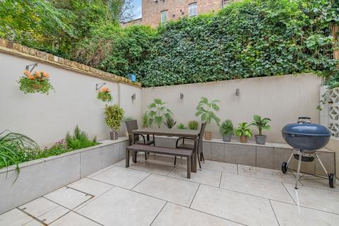 4 bedroom terraced house for sale, The Vineyard, Richmond, TW10