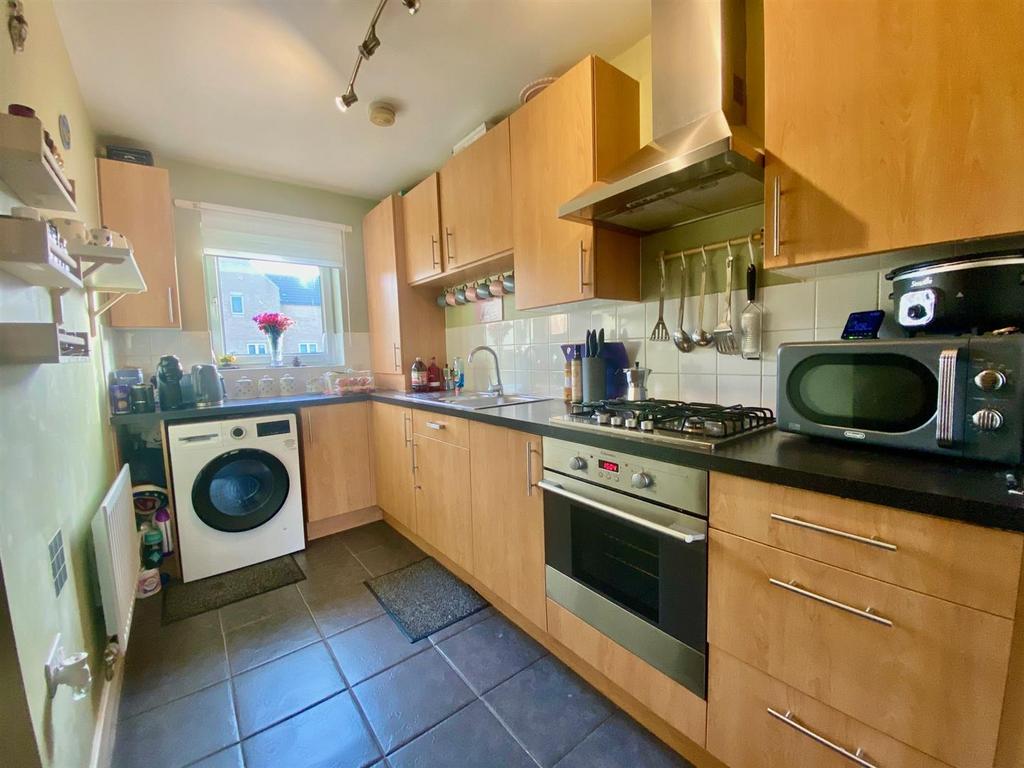 Coppen Road, Hampton Vale, Peterborough 3 bed semidetached house for