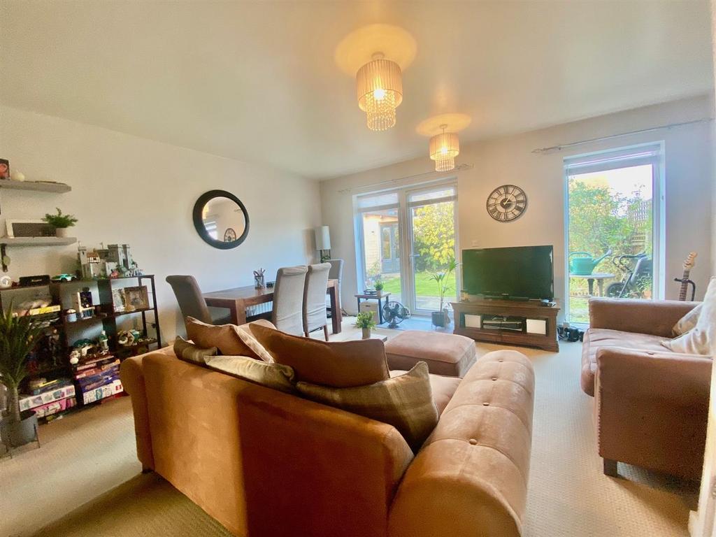 Coppen Road, Hampton Vale, Peterborough 3 bed semidetached house for