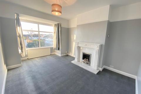 2 bedroom flat to rent, Fairfield Drive, West Monkseaton, Whitley Bay