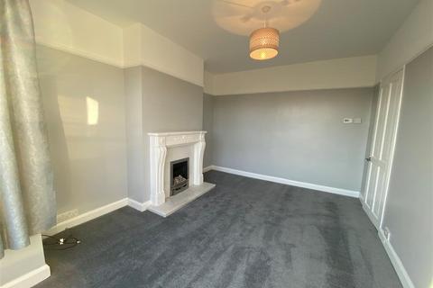 2 bedroom flat to rent, Fairfield Drive, West Monkseaton, Whitley Bay