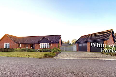 4 bedroom detached bungalow for sale, Hunts Mead, Forncett St. Peter, Norwich, NR16 1JB