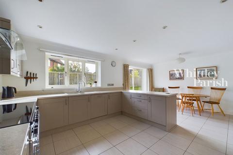 4 bedroom detached bungalow for sale, Hunts Mead, Forncett St. Peter, Norwich, NR16 1JB