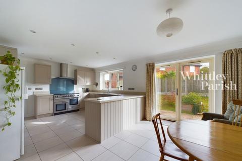 4 bedroom detached bungalow for sale, Hunts Mead, Forncett St. Peter, Norwich, NR16 1JB