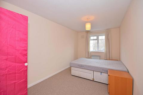 67 Ashdown Way, London, SW17 7TH