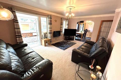 3 bedroom detached house for sale, Shelvers Way, Tadworth KT20