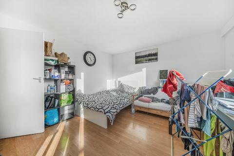 2 bedroom apartment for sale, Newell Street, Limehouse, E14