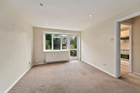 3 bedroom end of terrace house for sale, Stevens Close, Hampton