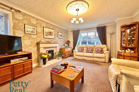 4 bedroom detached house for sale, Ridgeway, Barrowford