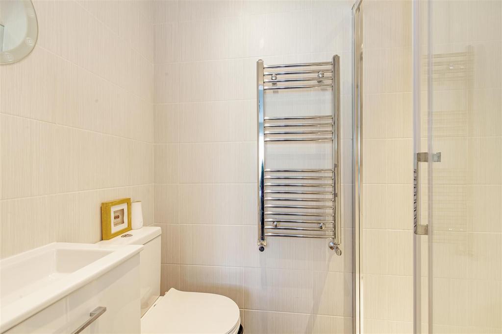 En Suite 1.jpg