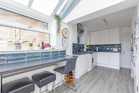 5 Castle Mount Crescent, Bakewell, DE45 1AT