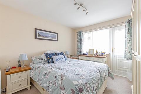 5 Castle Mount Crescent, Bakewell, DE45 1AT