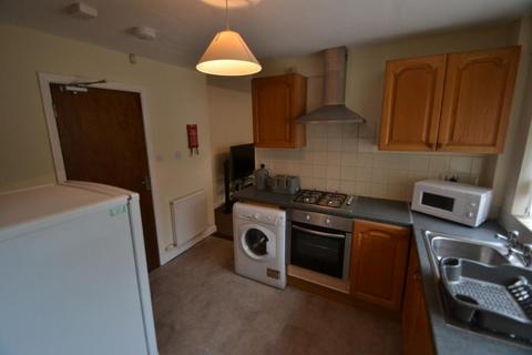 3 bedroom semi-detached house to rent, Arnesby Road, Nottingham NG7