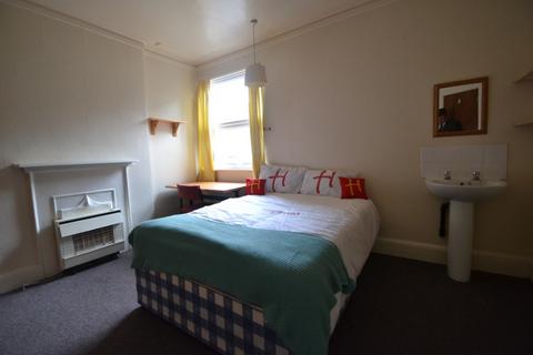 5 bedroom semi-detached house to rent, Derby Grove, Nottingham NG7
