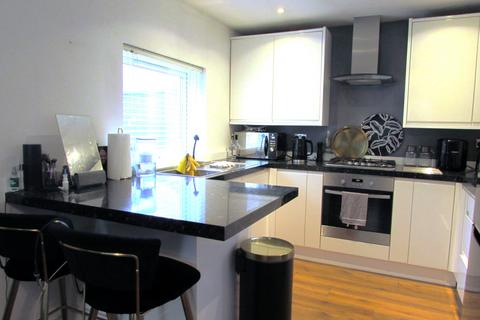 1 bedroom flat to rent, Hetherington Way, Ickenham, UB10