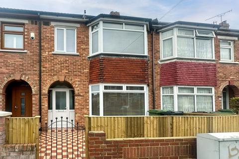 3 bedroom terraced house to rent, Beresford Road, Portsmouth Unfurnished