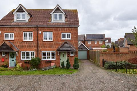 4 bedroom townhouse for sale, New Hythe Lane, Larkfield, Kent