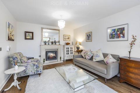 1 bedroom retirement property for sale, Oatlands Drive, Weybridge KT13