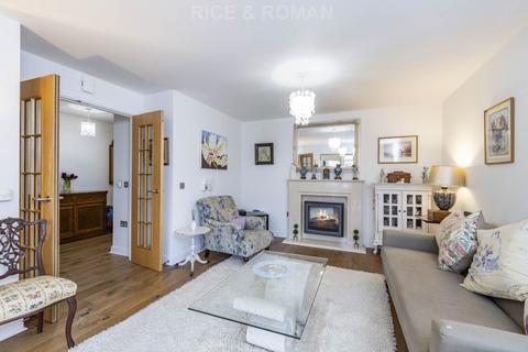 1 bedroom retirement property for sale, Oatlands Drive, Weybridge KT13