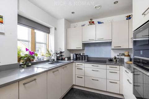 1 bedroom retirement property for sale, Oatlands Drive, Weybridge KT13