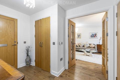 1 bedroom retirement property for sale, Oatlands Drive, Weybridge KT13