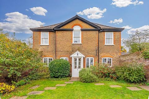 3 bedroom detached house for sale, Orleans Road, St Margarets Village