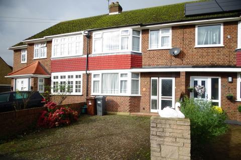 3 bedroom terraced house for sale, Swan Road, Hanworth, TW13