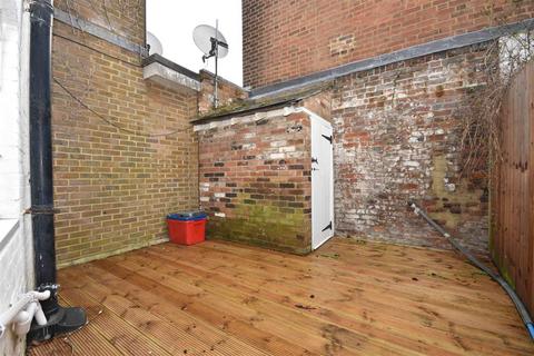 1 bedroom terraced house to rent, Castle Row, Canterbury