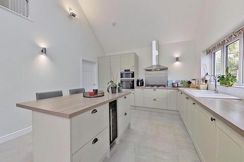 3 bedroom detached house for sale, Central Avenue, Herne Bay, CT6 8RU