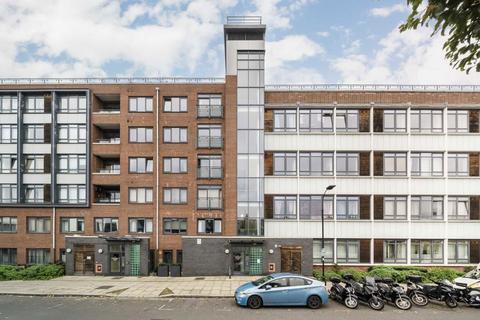 2 bedroom flat for sale, Larden Road, London W3