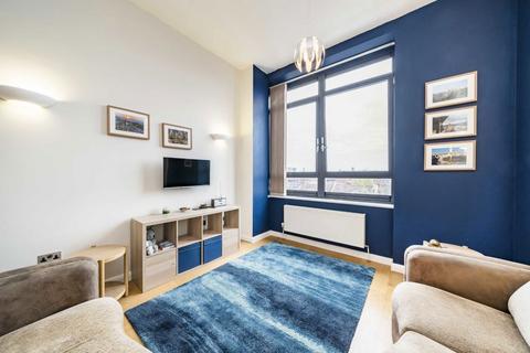 2 bedroom flat for sale, Larden Road, London W3