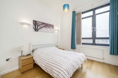 2 bedroom flat for sale, Larden Road, London W3