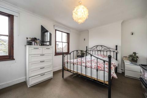 2 bedroom flat for sale, York Road, London W3