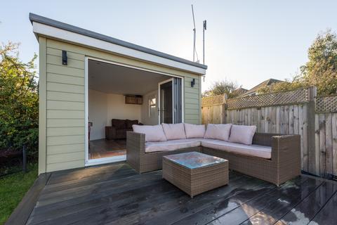 4 bedroom chalet for sale, St. Davids Close, Whitstable