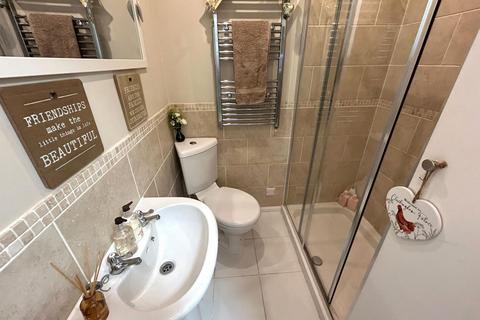 57 Great Tattenhams, Epsom, KT18 5RE