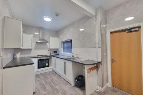 3 bedroom detached house to rent, Thorpe Street, Leicester