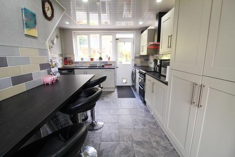 3 bedroom end of terrace house for sale, Thornholme Road, Marple