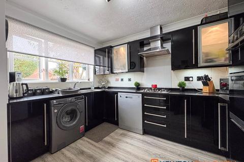 3 bedroom detached house for sale, Hayside Avenue, Balderton NG24