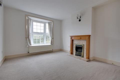 2 bedroom terraced house to rent, Keyhaven