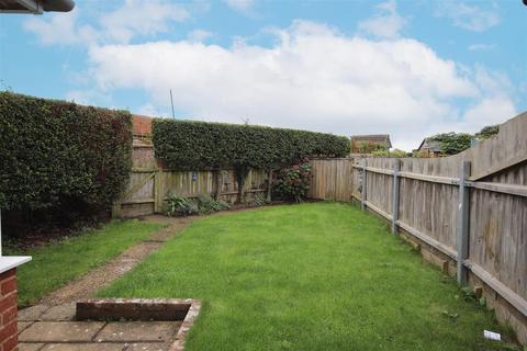 2 bedroom terraced house to rent, Keyhaven