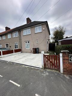 4 bedroom end of terrace house to rent, Valence Wood Road, Dagenham RM8