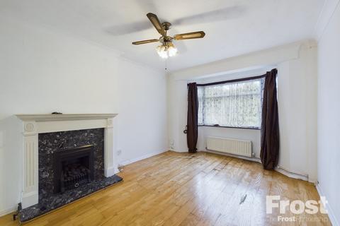 125 Station Crescent, Ashford, TW15 3HN